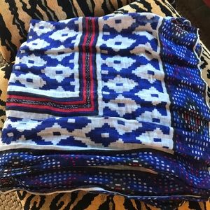 Theodora & Callum linen scarf